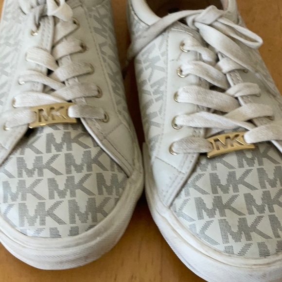Michael Kors Sneakers - Picture 5 of 8